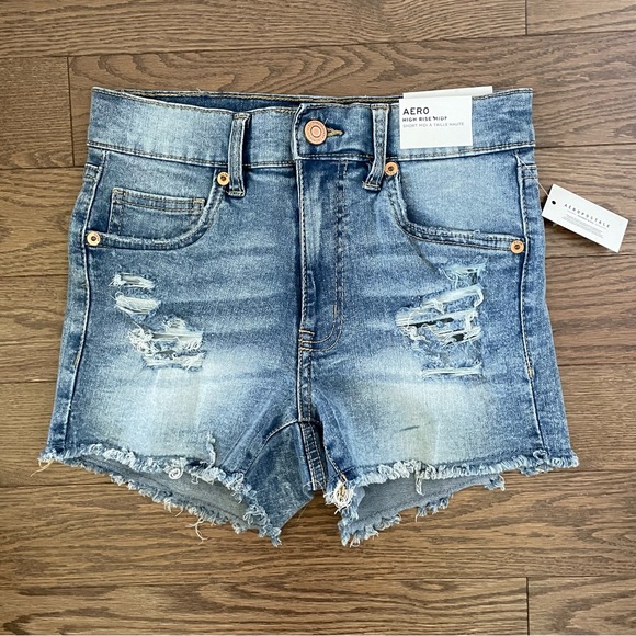 Aeropostale Stretchy High Rise Shorts - Medium Wash - Distressed - Raw Hem - NWT - Picture 5 of 12